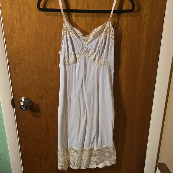 Vintage Van Raalte Suavette Slip Cream Lace Trim Chemise with Spaghetti Straps - Picture 1 of 6